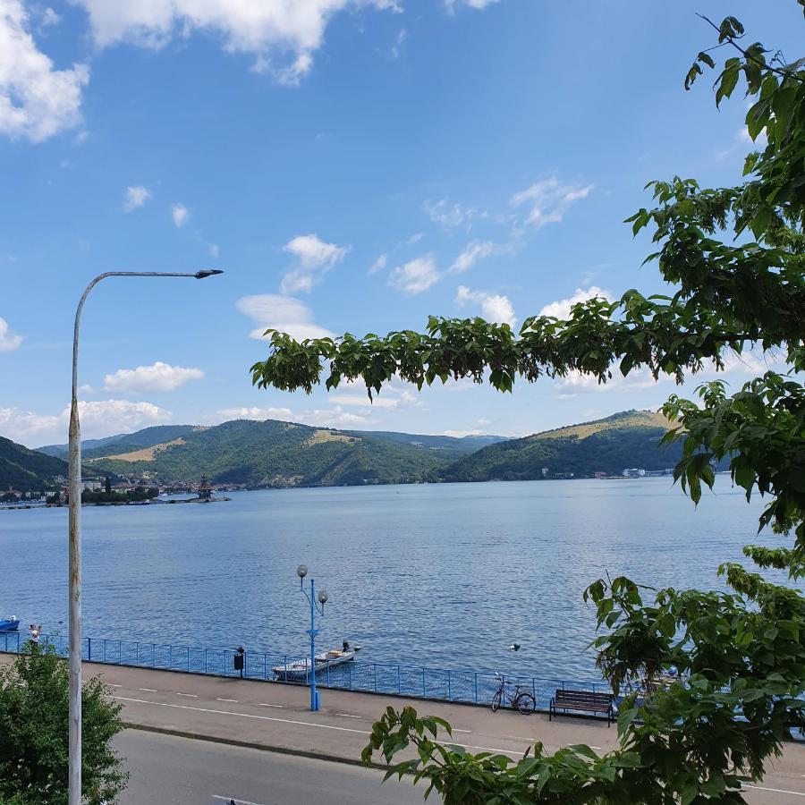 OrşovaSendy公寓 外观 照片
